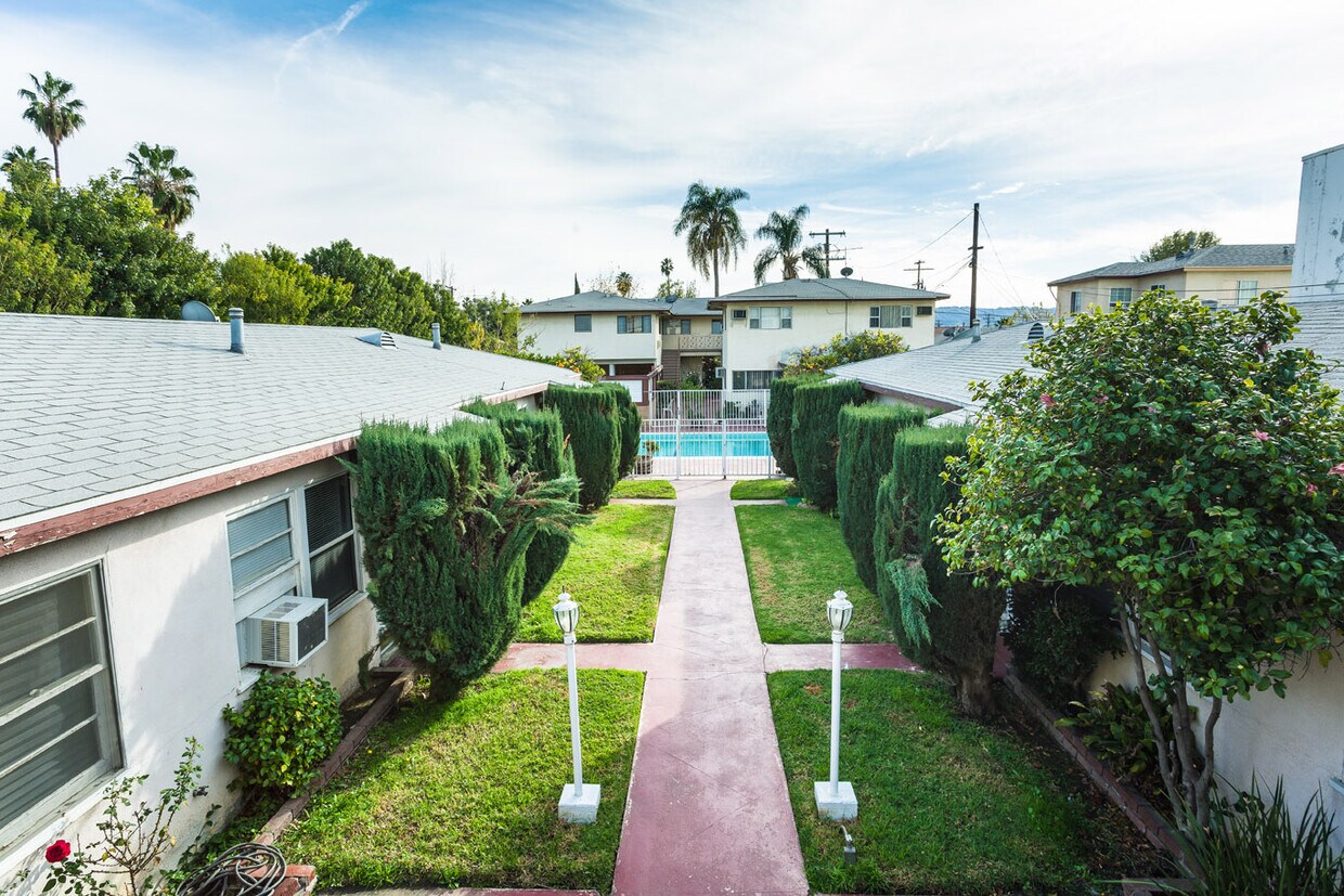 Primary Photo - 16025 Gault St