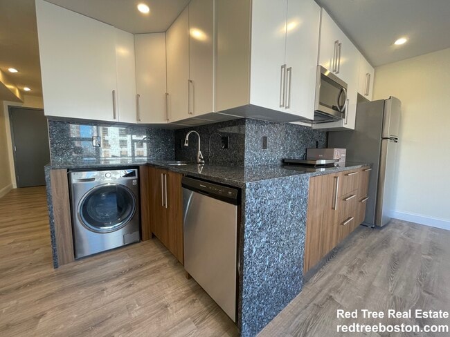 Foto del edificio - 1028a Commonwealth Ave