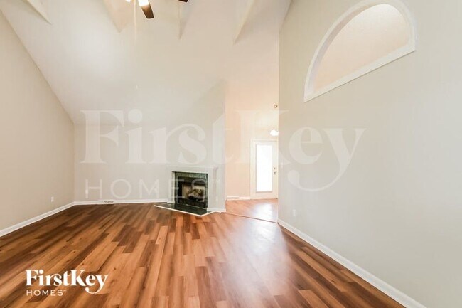 Foto del edificio - 1510 Barry Oak Ct