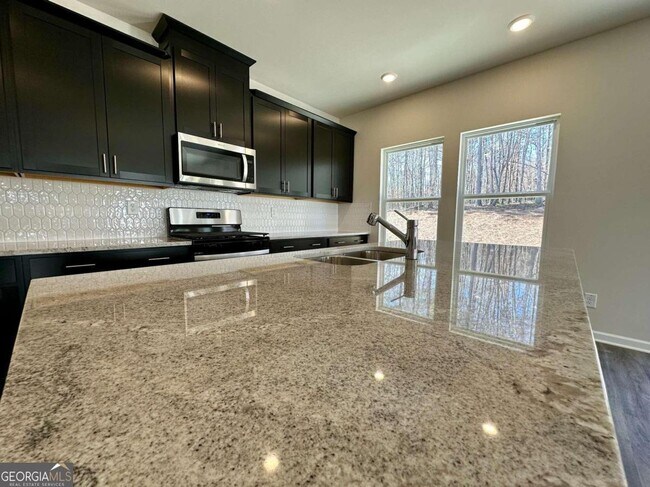 Building Photo - 223 Vly Oak Dr