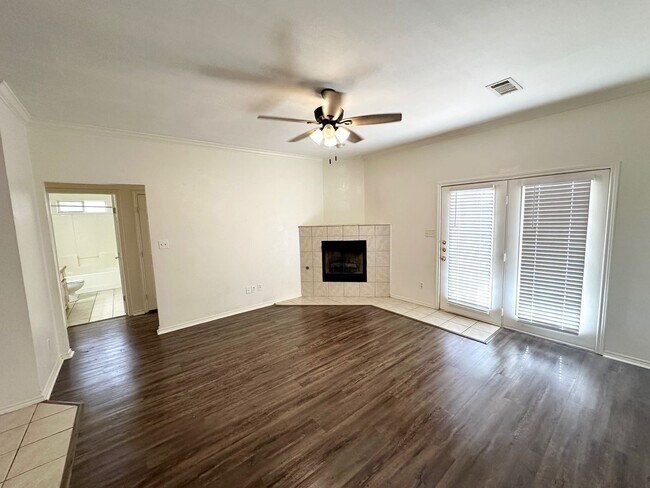 Building Photo - Duplex for Rent 3/2 in Midland Texas