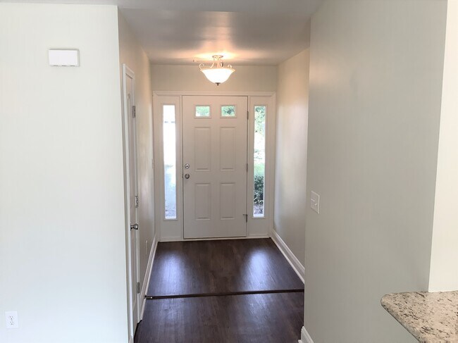 Building Photo - 2058 Willow Creek Lane