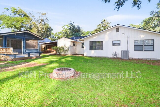 Building Photo - 32 Skyline Dr
