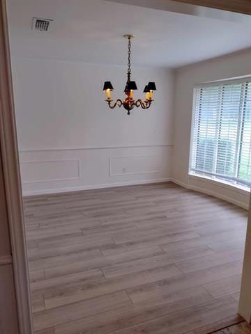 Building Photo - 3018 Overton Park Dr W