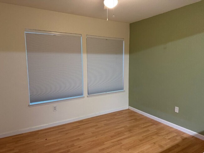 Foto del edificio - 315 N Cottonwood St