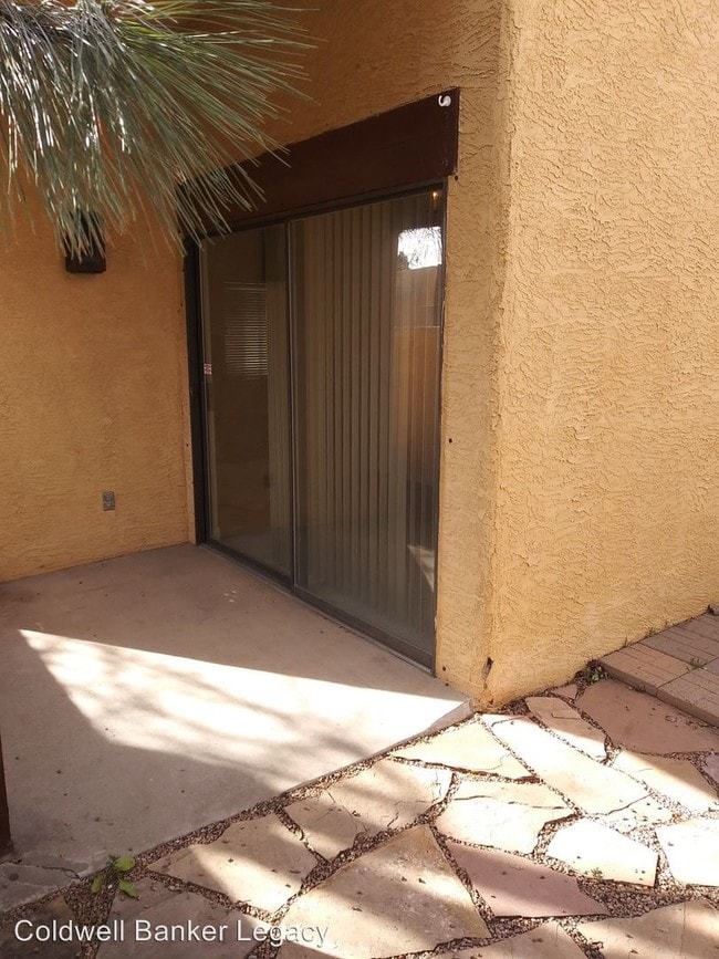 Building Photo - 2 br, 1 bath House - 10287 Las Casitas Ct NE