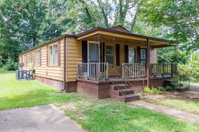 Building Photo - 208 9th Ct S