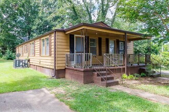 Building Photo - 208 9th Ct S