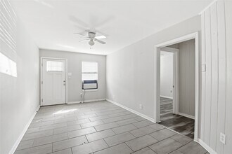 Building Photo - 5010 Ennis St