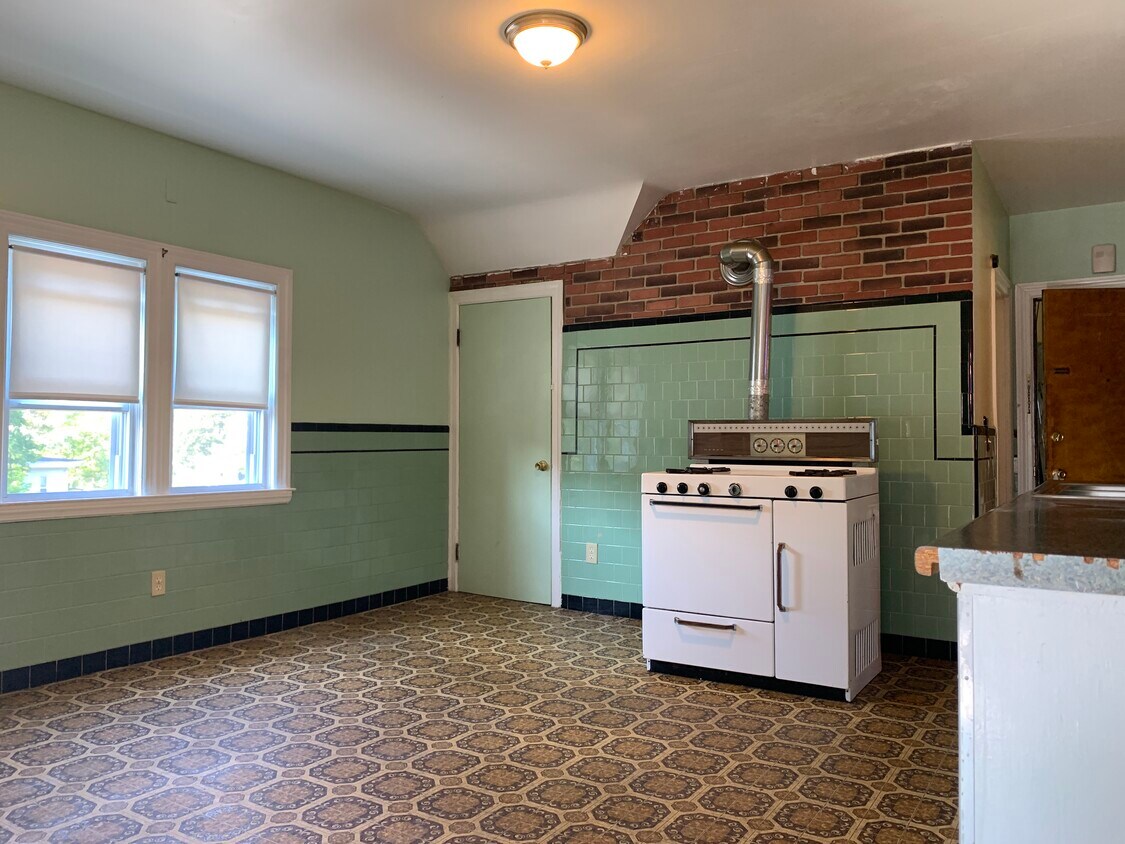 Primary Photo - 22 Fern St