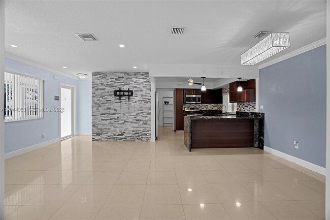 Foto del edificio - 8891 NW 11th St