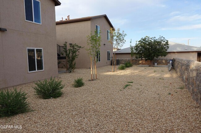 Foto del edificio - 6002 Pam McCall Ln