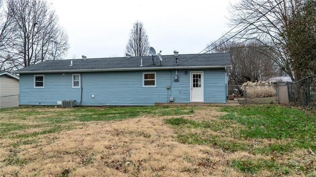 Building Photo - 526 S Johnson St