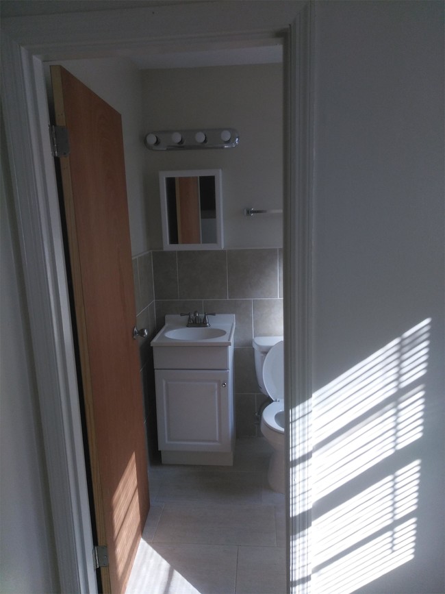 Foto del edificio - 421 Aylesford Pl