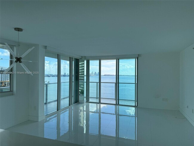 Foto del edificio - 1155 Brickell Bay Dr