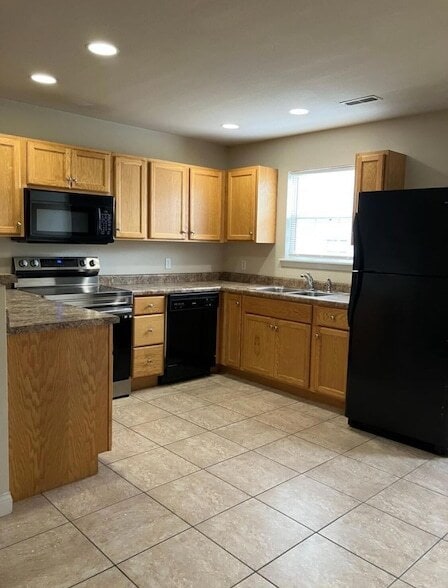 Building Photo - 1513 Rolling Rock Dr