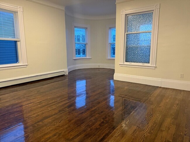 Building Photo - 118 White St