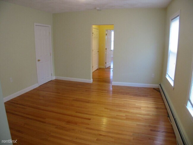 Building Photo - 1 br, 1 bath  - 260 Norfolk Apt 1-R Unit 1-R