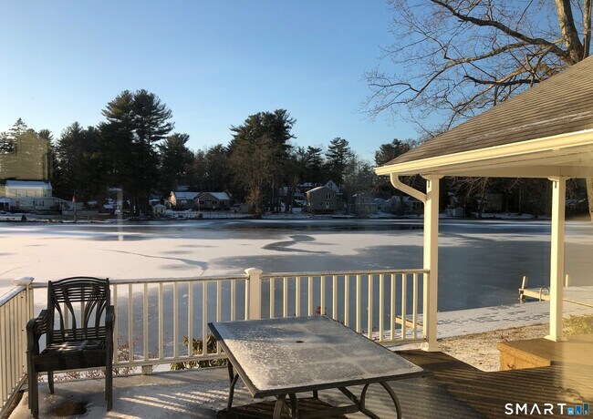 Foto del edificio - 63 Cottage Rd