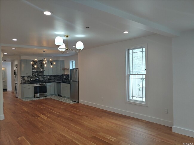 Foto del edificio - 97-21 107th St