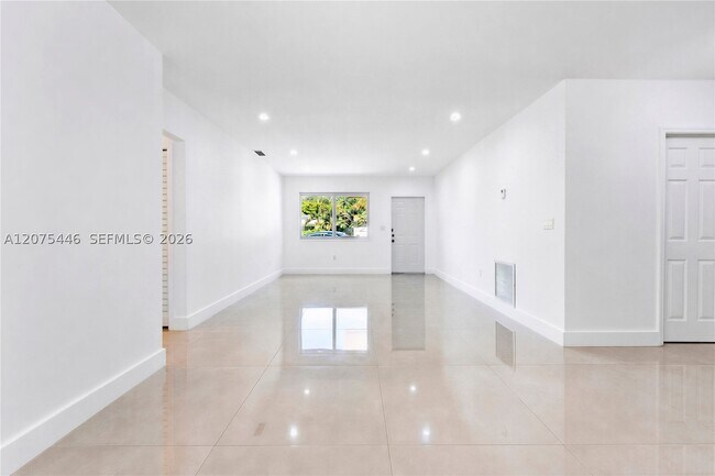 Building Photo - 323 NW 56th Ave.
