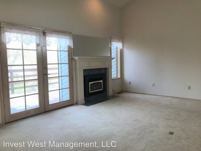 Building Photo - 3300 NE 164th St