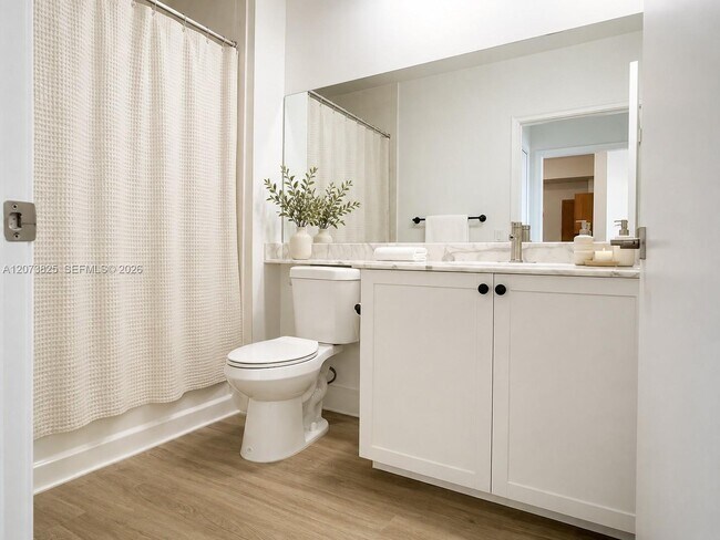 Foto del edificio - 2775 NE 187th St