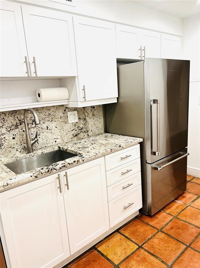 90 Edgewater Dr Unit 210, Miami, FL 33133 Condo for Rent in Miami, FL