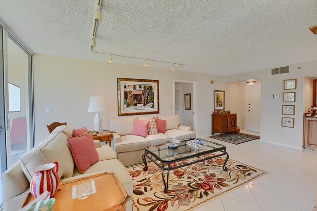 Foto del edificio - 1731 Bridgewood Dr