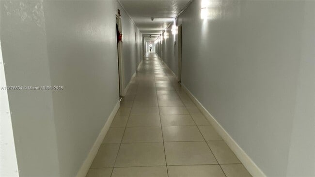 Foto del edificio - 9350 Fontainebleau Blvd