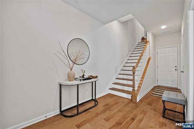 Foto del edificio - 65 Landmark Ln