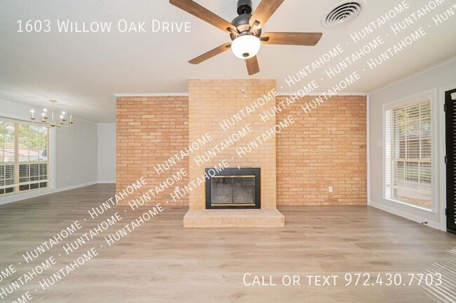 Foto del edificio - 1603 Willow Oak Dr