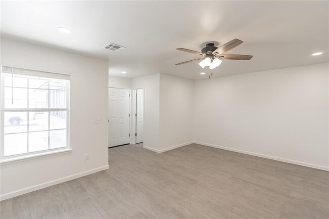 Foto del edificio - 785 NE 4th St