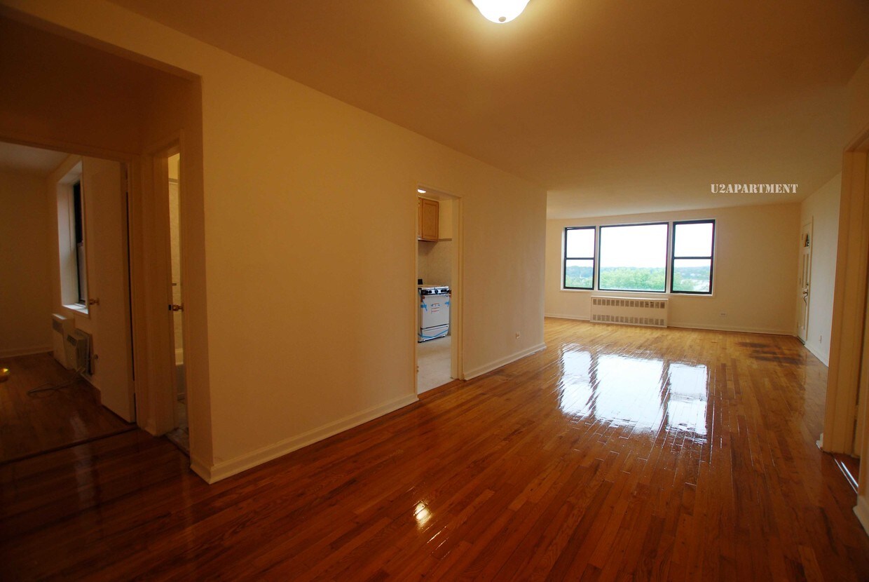 Foto principal - 9300 Shore Rd