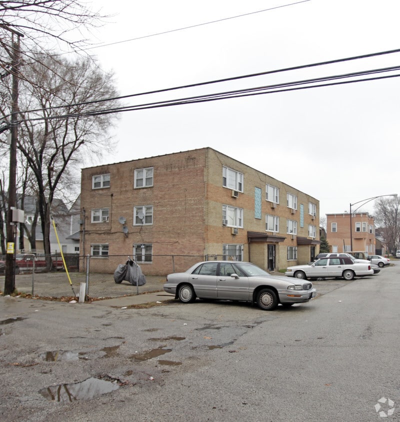 Building Photo - 8956 S Escanaba Ave