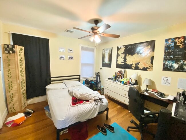 Foto del edificio - 731 Parker St