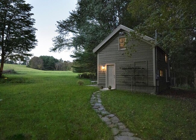 Building Photo - 1684 County Rd 83