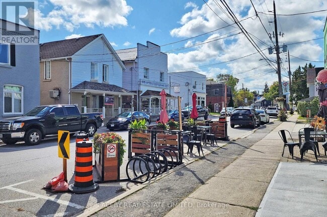 Photo du bâtiment - 250 Main St