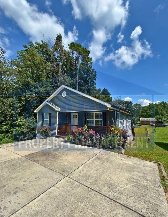 Building Photo - 2707 SE Woodland Dr