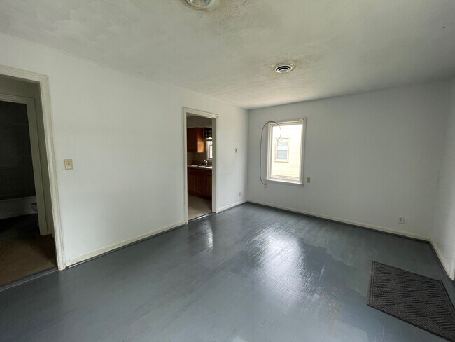 Building Photo - 316 W Home St