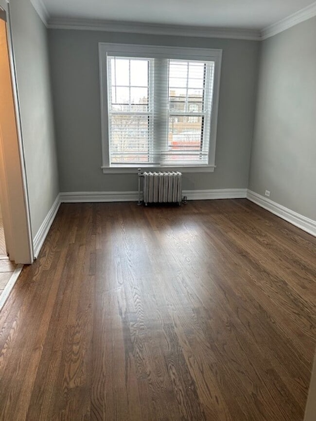 Building Photo - Beautiful Edgewater Efficiency Studio ~ Heat Included ~ Cats Welcome