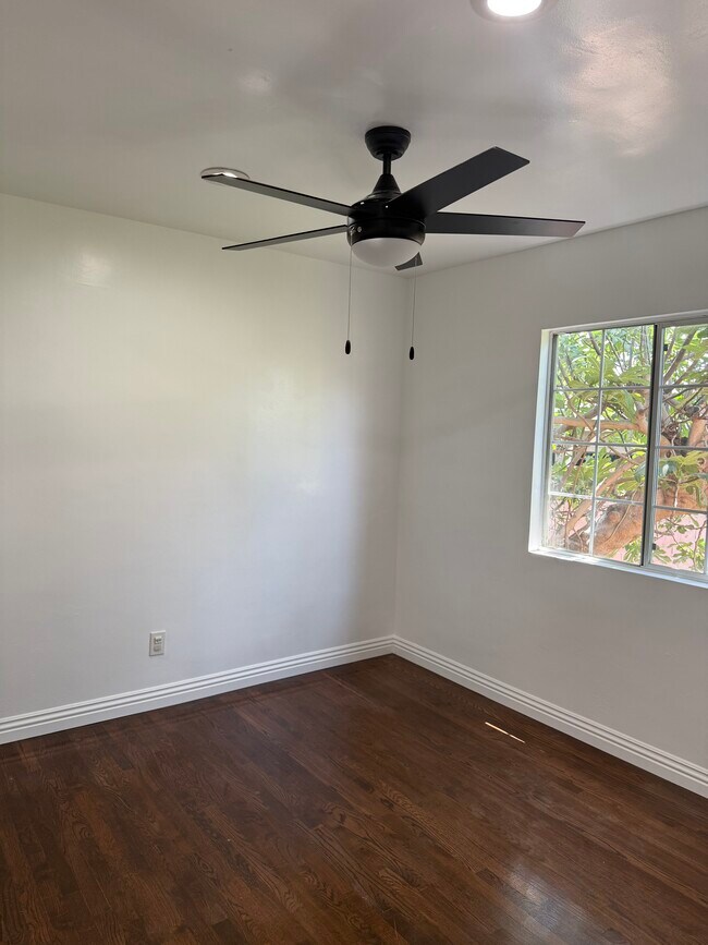Foto del edificio - 8208 Stewart and Gray Rd