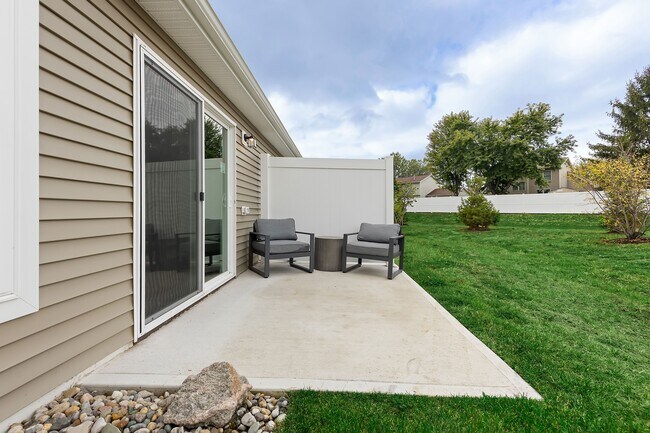 Foto del edificio - Redwood Holt