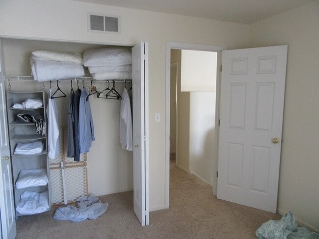Foto del edificio - 440 E Thornhill Ln