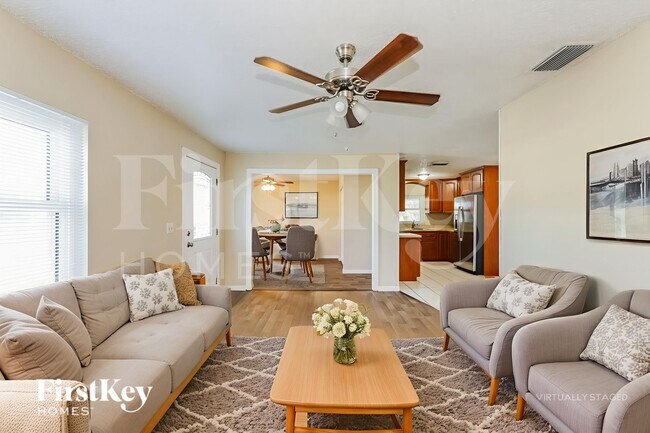 Foto del edificio - 4301 Tarpon Dr SE