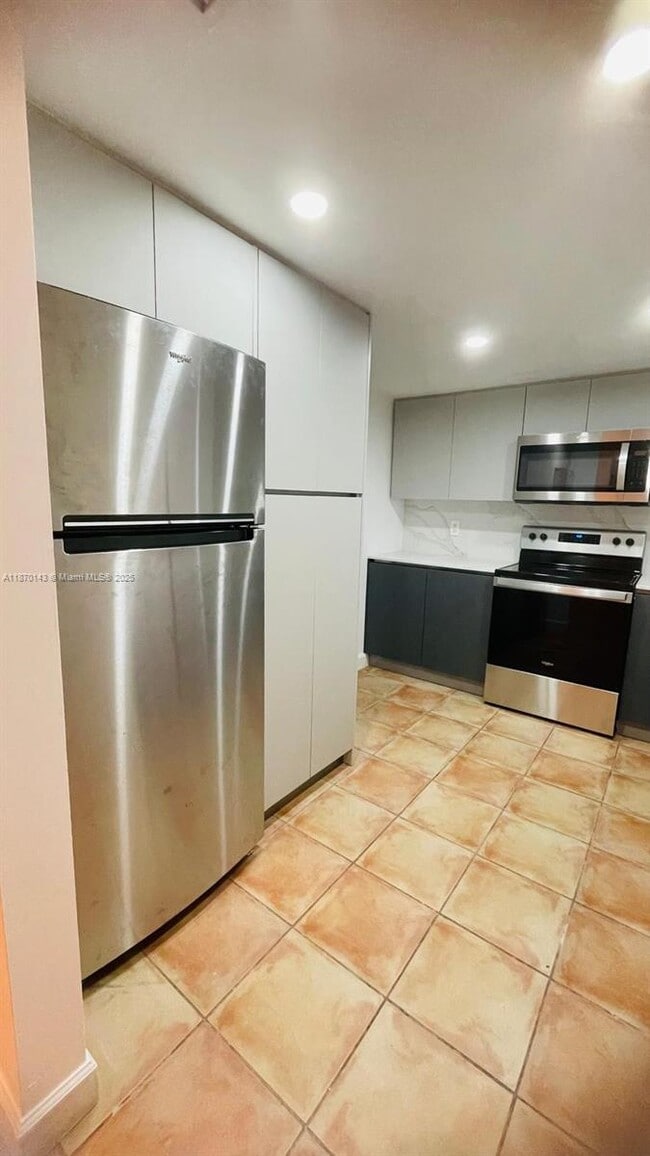 Building Photo - 15210 SW 48th Terrace