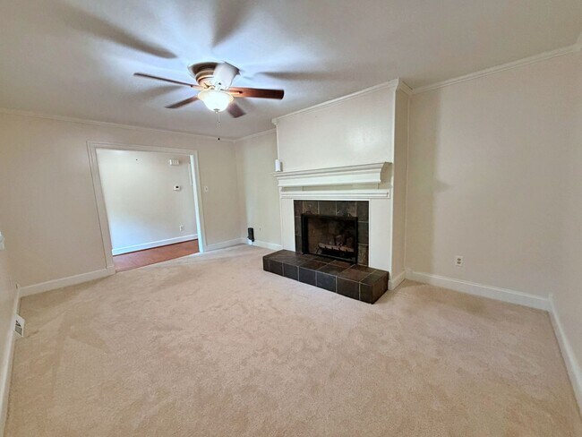 Foto del edificio - 8800 Sedbergh Dr
