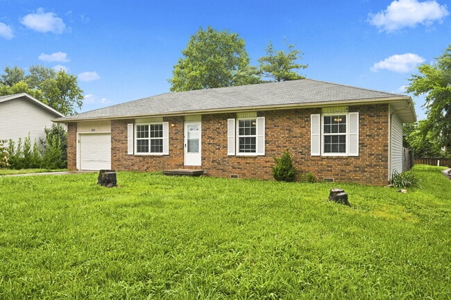 Building Photo - 511 E Dyann Dr