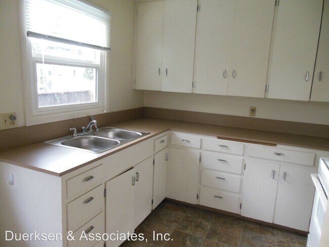 Building Photo - 2 br, 1 bath House - 1060 NW Polk