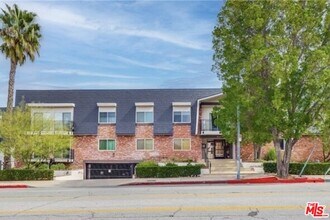 Building Photo - 5252 Coldwater Canyon Ave